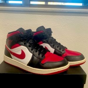 Mens Jordan 1 Mid size 10